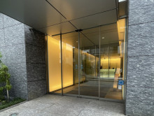 オフィスビル出入口