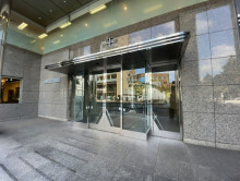 オフィスビル出入口