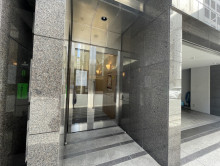 オフィスビル出入口