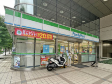 1階のファミリーマー