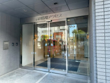 オフィスビル出入口