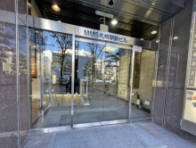 オフィスビル出入口