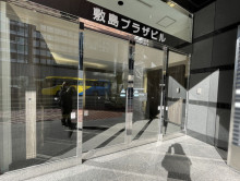 オフィスビル出入口