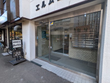 オフィスビル出入口