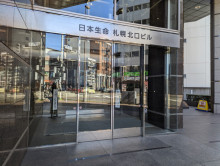 オフィスビル出入口