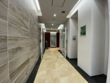 オフィスビル出入口