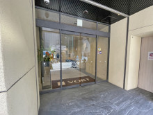 オフィスビル出入口