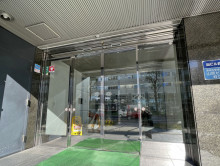 オフィスビル出入口