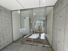 オフィスビル出入口