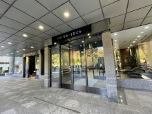 オフィスビル出入口