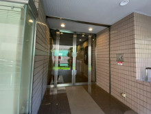 オフィスビル出入口