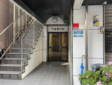 オフィスビル出入口