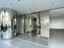 オフィスビル出入口