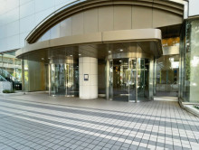 オフィスビル出入口