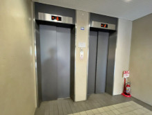 エレベーター(2基)