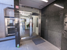 オフィスビル出入口