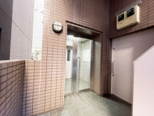 オフィスビル出入口