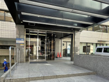 オフィスビル出入口