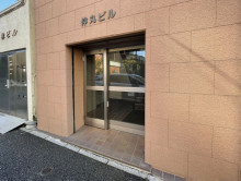 オフィスビル出入口