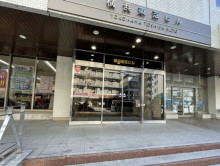 オフィスビル出入口