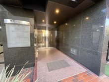 オフィスビル出入口