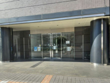 オフィスビル出入口