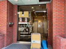 オフィスビル出入口