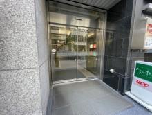 オフィスビル出入口