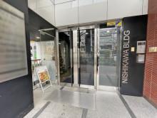 オフィスビル出入口