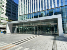 オフィスビル出入口