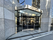 オフィスビル出入口