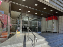 オフィスビル出入口