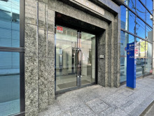 オフィスビル出入口