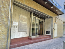 オフィスビル出入口