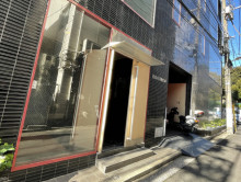 オフィスビル出入口