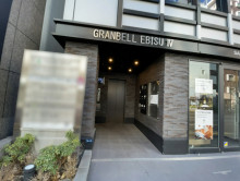 オフィスビル出入口