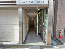 オフィスビル出入口