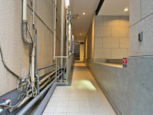 オフィスビル出入り口