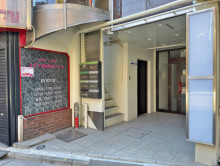 オフィスビル出入口