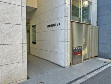 オフィスビル出入り口