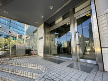 オフィスビル出入口