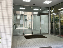 オフィスビル出入口