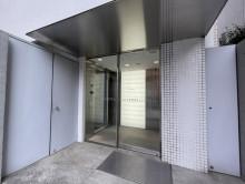 オフィスビル出入口