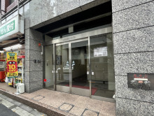 オフィスビル出入口