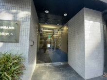 オフィスビル出入口