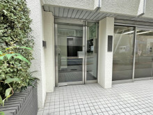 オフィスビル出入口