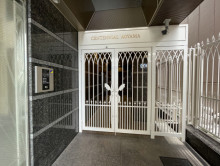 オフィスビル出入口