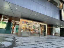 オフィスビル出入口