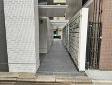 オフィスビル出入口