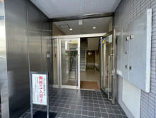 オフィスビル出入口